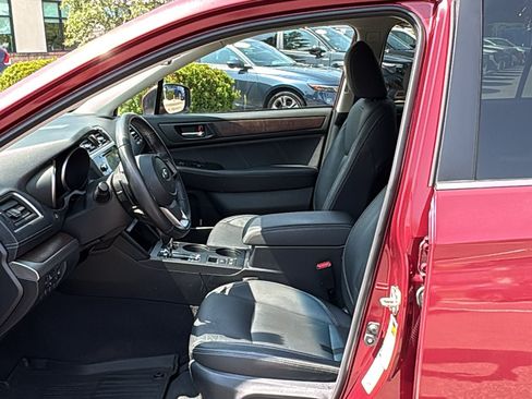 Used 2019 Subaru Outback 2.5i Limited AWD/4WD image 9