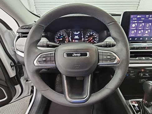 Used 2022 Jeep Compass Latitude image 26