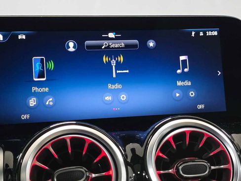 Certified 2026 Mercedes-Benz GLB 250 4MATIC image 33