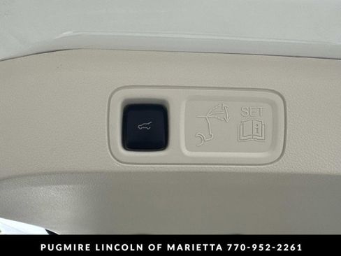 Used 2024 Lincoln Navigator Black Label image 36