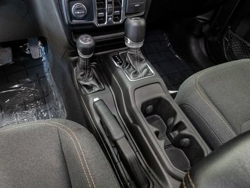 Used 2024 Jeep Wrangler Unlimited Sahara AWD/4WD image 22