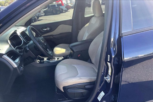 Used 2016 Jeep Cherokee Sport AWD/4WD image 27
