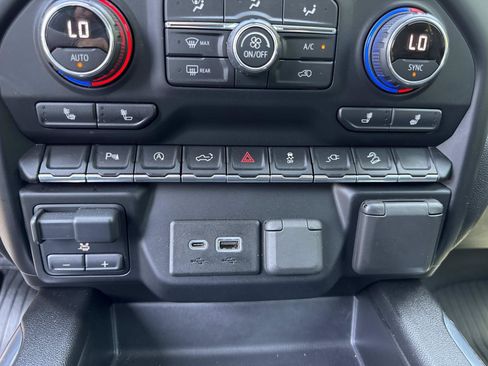Used 2020 Chevrolet Silverado 1500 LT Trail Boss AWD/4WD image 27