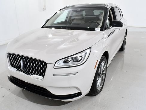 Used 2022 Lincoln Corsair Grand Touring w/ Elements Technology Bundle image 2