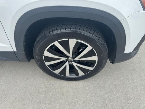 Certified 2023 Volkswagen Taos SE AWD/4WD image 25