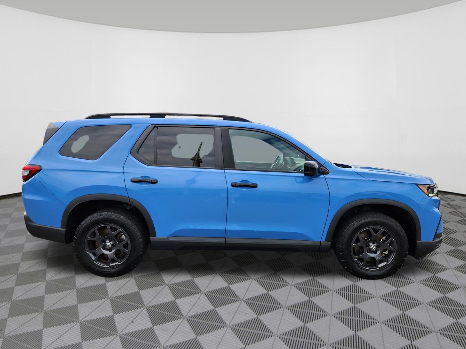 Certified 2025 Honda Pilot TrailSport image 6