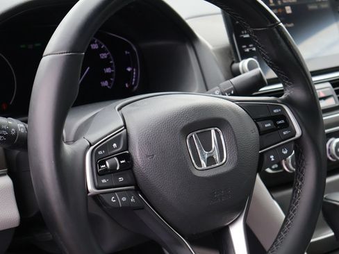 Used 2018 Honda Accord EX-L image 17
