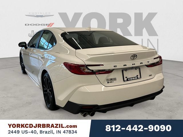 Used 2025 Toyota Camry SE FWD image 3