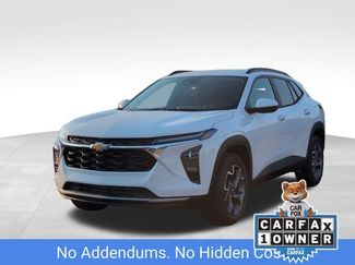 Used 2025 Chevrolet Trax LT w/ Driver Confidence Package image 1