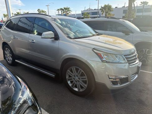 Used 2013 Chevrolet Traverse LT w/ All-Star Edition FWD image 4