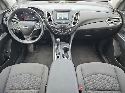 Used 2018 Chevrolet Equinox LT image 11