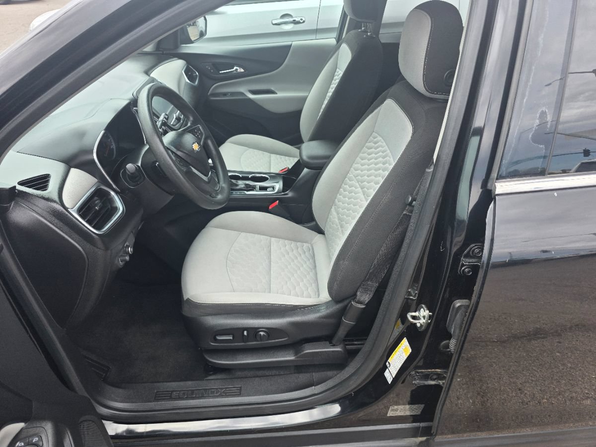 Used 2018 Chevrolet Equinox LT FWD image 15
