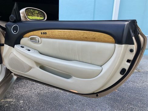 Used 2005 Lexus SC 430 Convertible RWD image 29