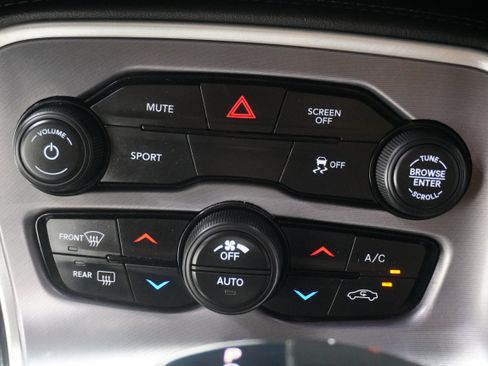 Used 2019 Dodge Challenger SXT RWD image 18