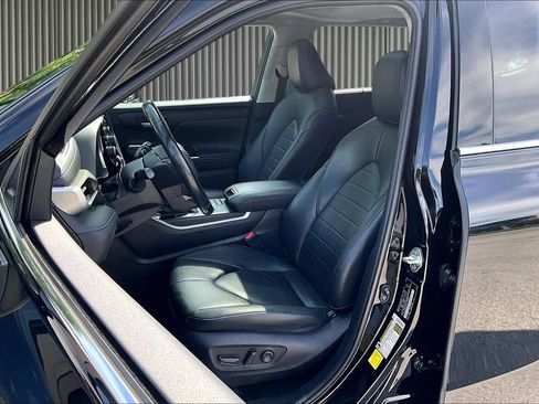 Used 2020 Toyota Highlander XLE AWD/4WD image 26