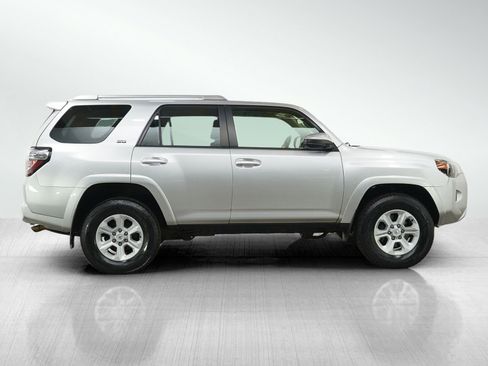 Used 2016 Toyota 4Runner SR5 image 6