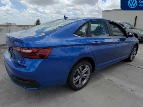 Used 2023 Volkswagen Jetta SE w/ Panoramic Sunroof Package FWD image 9