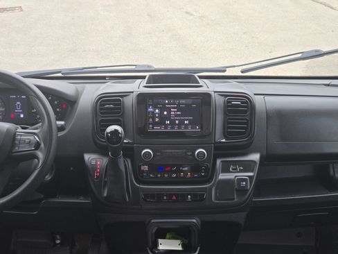 Used 2024 RAM ProMaster 2500 w/ Convenience Group FWD image 15