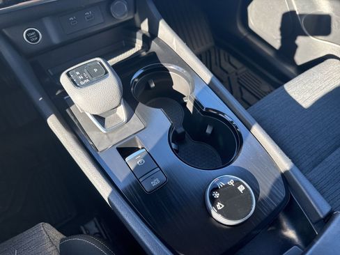 Used 2021 Nissan Rogue SV image 22