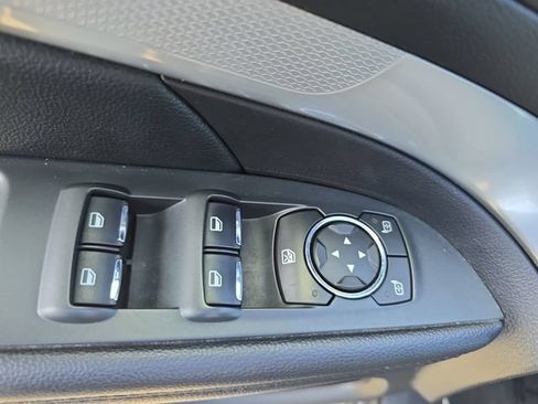 Used 2017 Ford Explorer XLT AWD/4WD image 30