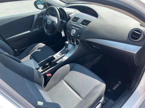 Used 2010 MAZDA MAZDA3 i Touring FWD image 11