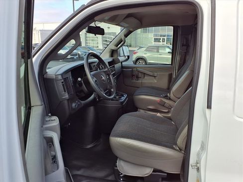 Used 2024 GMC Savana 2500 w/ Driver Convenience Package image 17