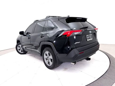 Used 2022 Toyota RAV4 XLE AWD/4WD image 2
