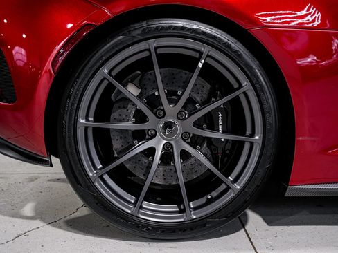 Used 2016 McLaren 675LT Coupe RWD image 40