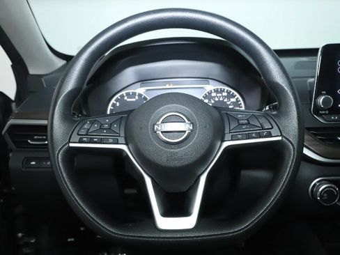 Used 2024 Nissan Altima 2.5 SV FWD image 21
