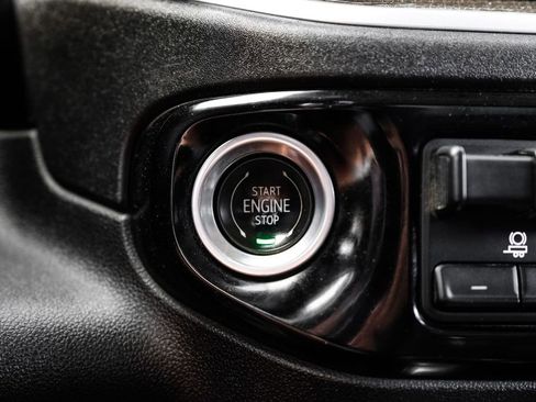 Used 2022 Chevrolet Silverado 1500 LT w/ Z71 Off-Road Package image 17