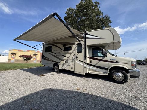 Used 2016 Ford E-450 and Econoline 450 Super Duty w/ Motorhome Prep Package RWD image 31