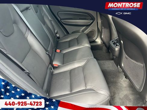 Used 2022 Volvo XC60 B5 Inscription image 29