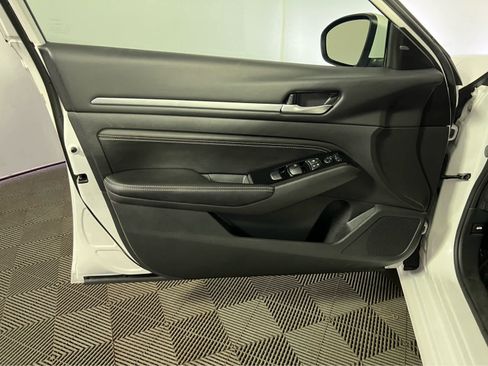 Certified 2023 Nissan Altima 2.5 SV w/ SV Premium Package AWD/4WD image 24