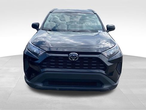 Used 2021 Toyota RAV4 LE FWD image 6