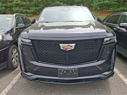 Used 2023 Cadillac Escalade Sport Platinum AWD/4WD image 2