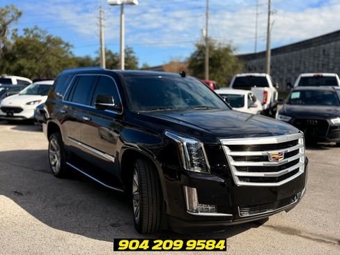 Used 2019 Cadillac Escalade Luxury AWD/4WD image 10