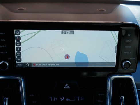 Certified 2023 Kia Sorento SX image 30