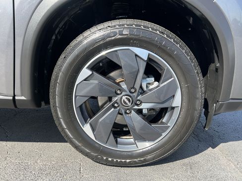 Used 2025 Nissan Rogue SV AWD/4WD image 9