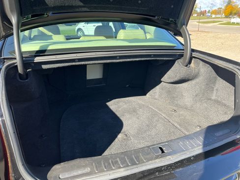 Used 2009 Cadillac DTS w/ Platinum Edition image 18