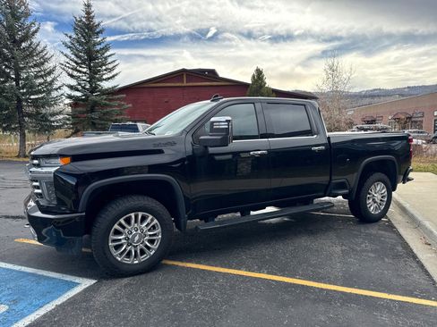 Used 2020 Chevrolet Silverado 2500 High Country w/ Z71 Off-Road Package image 5