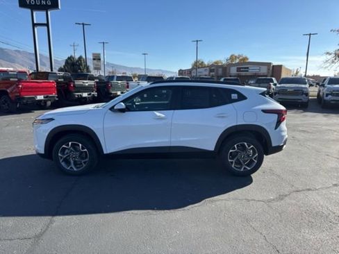 New 2026 Chevrolet Trax LT w/ Driver Confidence Package FWD image 4