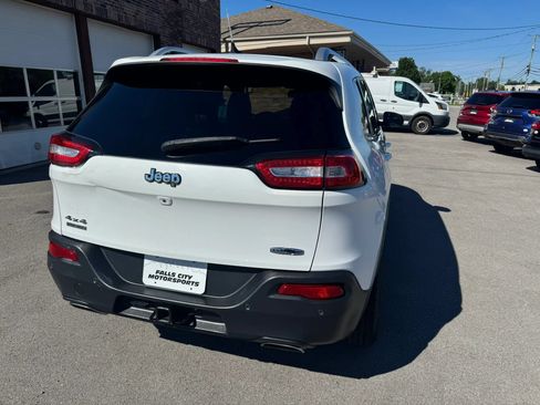 Used 2015 Jeep Cherokee Latitude w/ Trailer Tow Group AWD/4WD image 13
