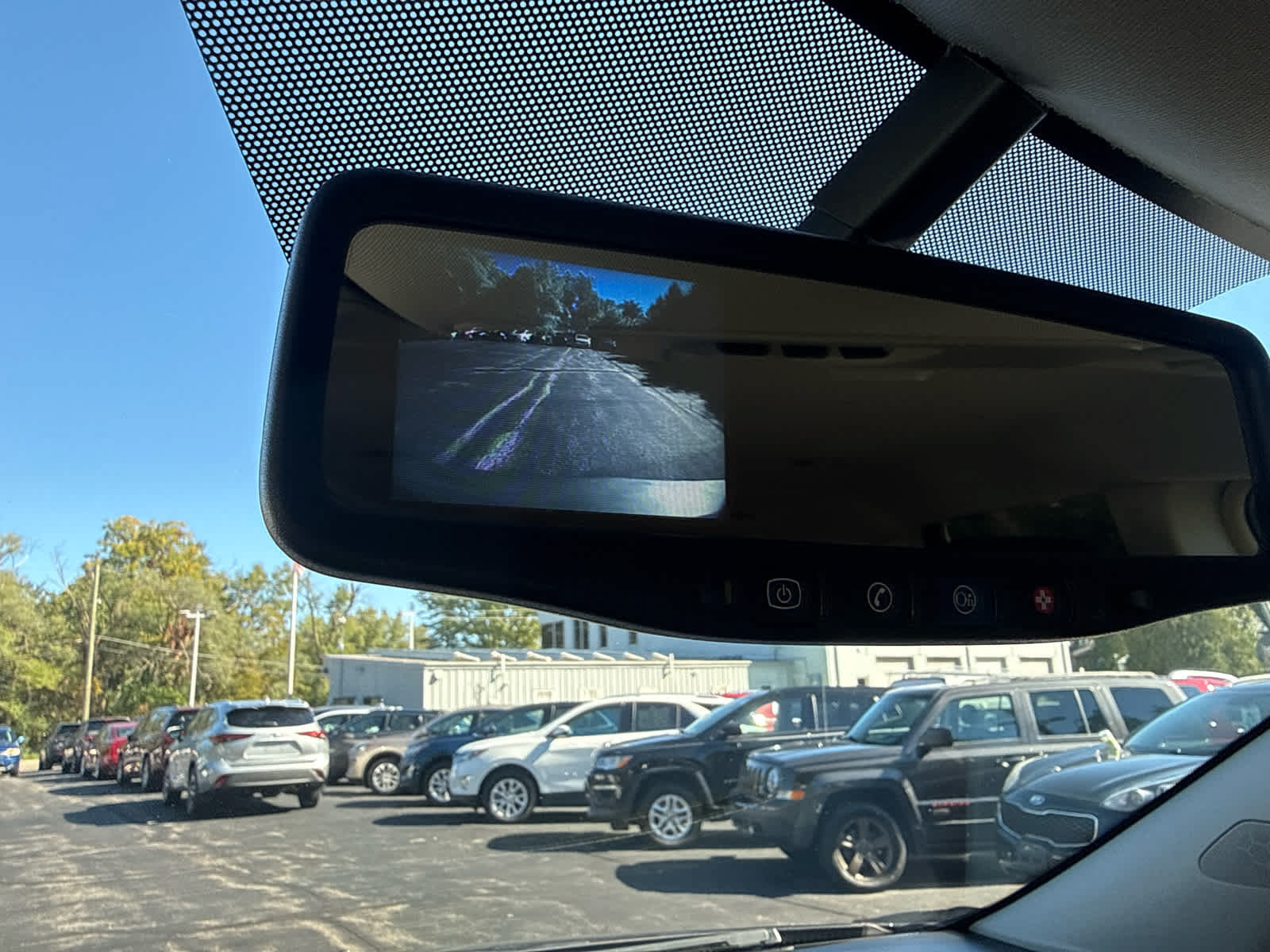 Used 2009 Chevrolet Traverse LT FWD image 25