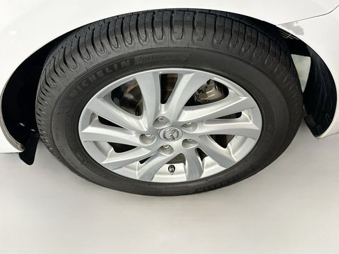 Used 2012 MAZDA MAZDA3 i Touring FWD image 11