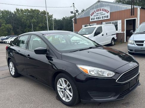 Used 2018 Ford Focus SE FWD image 3