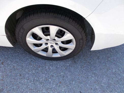 Used 2024 Toyota Corolla LE FWD image 18