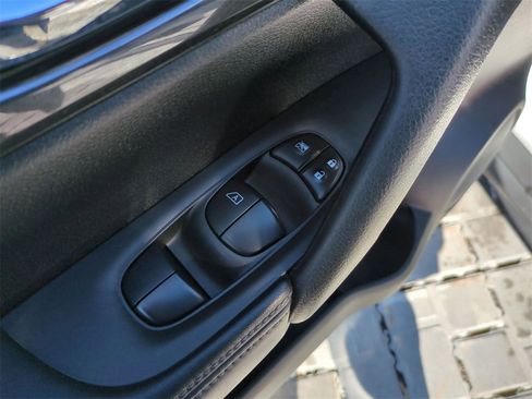 Used 2020 Nissan Rogue SV w/ Sun & Sound Touring Package image 12