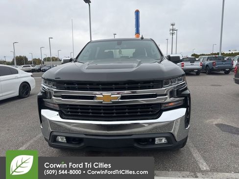 Used 2020 Chevrolet Silverado 1500 LT w/ Convenience Package image 3