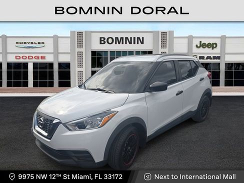 Used 2019 Nissan Kicks S image 1