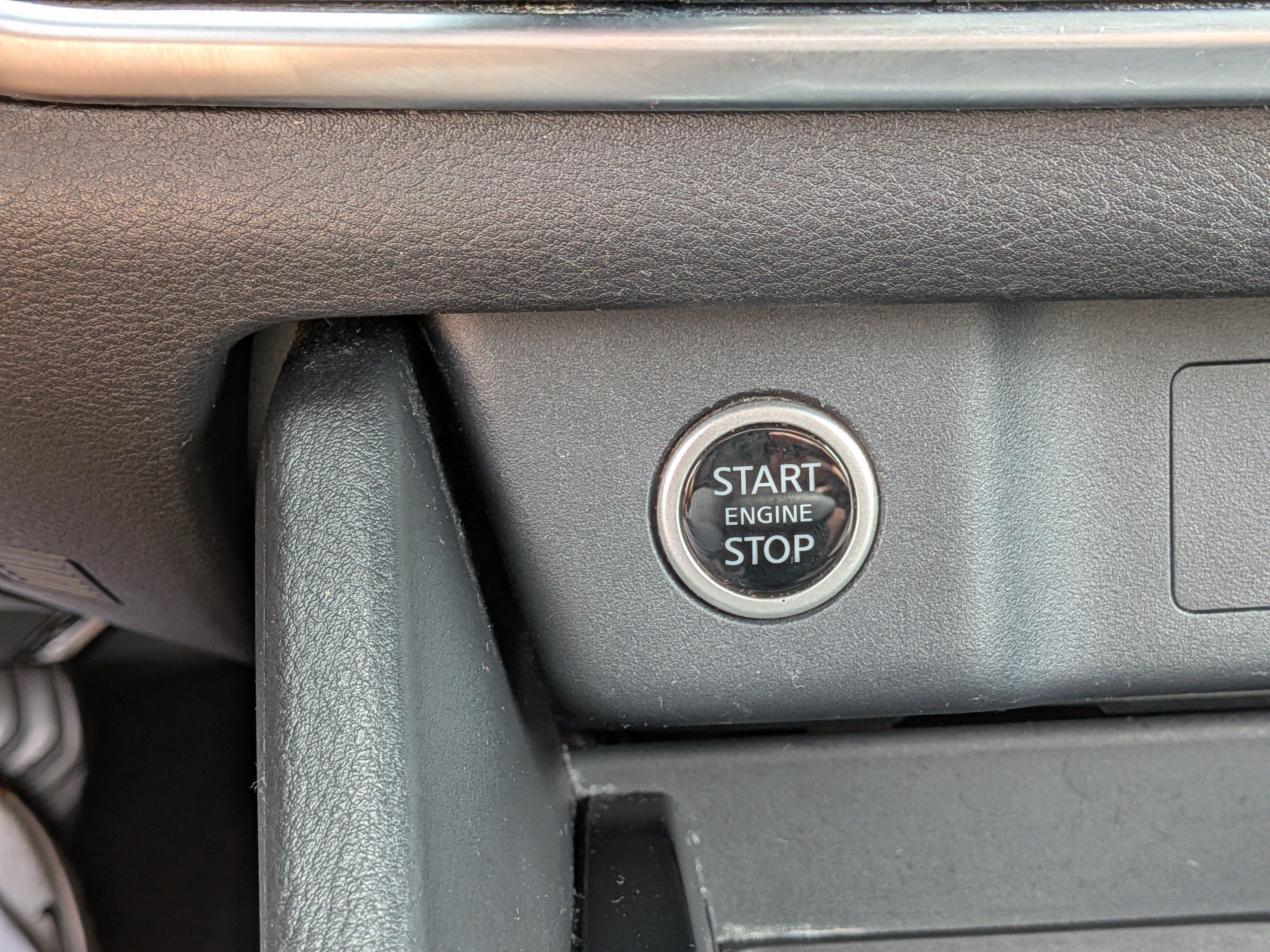 Used 2023 Nissan Rogue SV FWD image 29